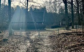 Orehus - Country Side Cottage With Garden